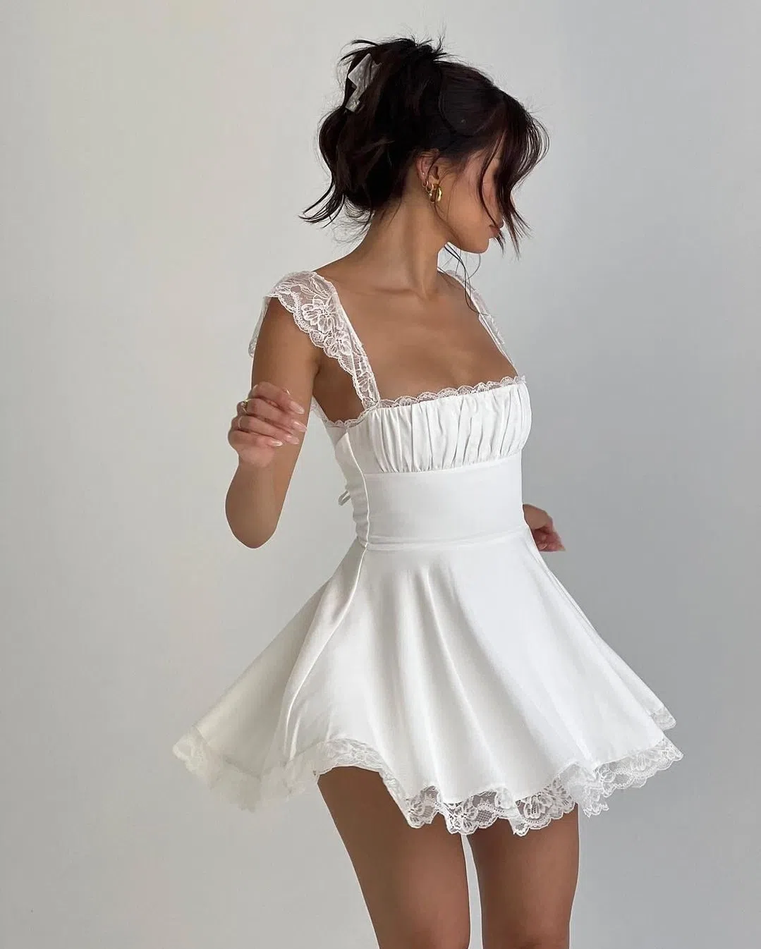 House of CB KAIA アイボリー Aライン ミニドレス House of CB Kaia Ivory A-Line Mini Dress – Rent a Dress