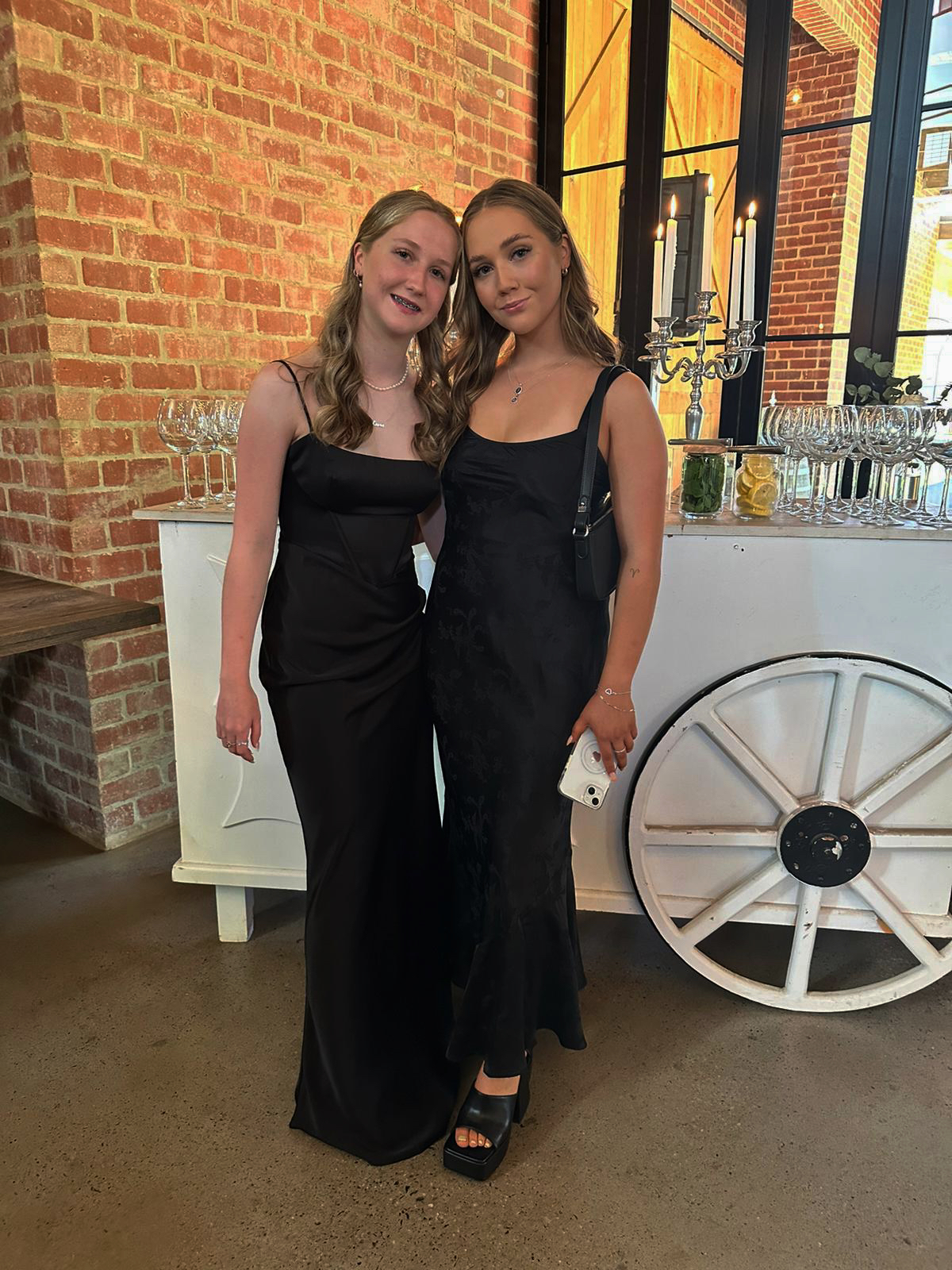 realisation par black dress Réalisation The Allegra – Rent a Dress Original black and dark Complete your Look:The Celebration Duo ( Dress + Party hat) Norwegian Cruise Line Dress leather