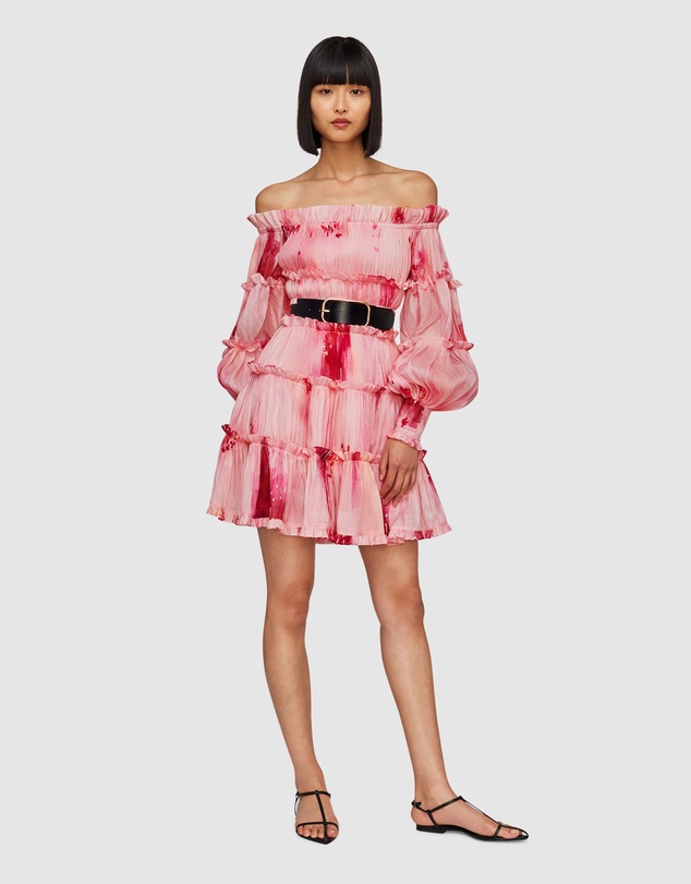 The Leila Off Shoulder Tiered Mini Dress in Flora Print from LEO LIN is a beautiful summer dress that is versatile and stunning. Premium silk linen mini dress Exclusive LEO LIN Flora Print Off the shoulder neckline with ruffle trim Long sleeves with button cuff Gathered ruffle trimmed tiers throughoutInvisible side zip closure Main bodice and skirt lining Matching belt included!
