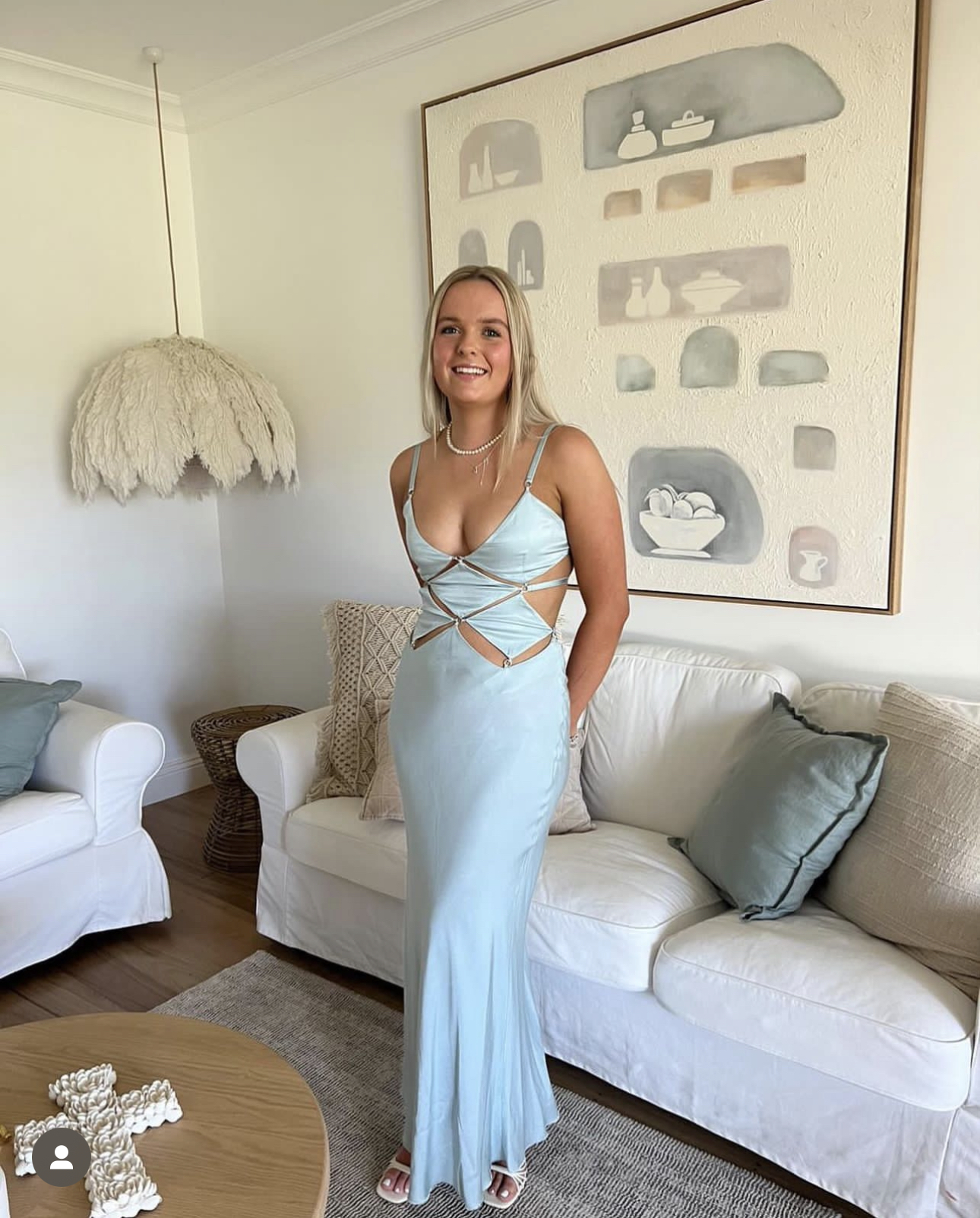 blue diamond dress Obsession Gown | Light | Debs & Prom This dress screams glamour and will land you on the best dressed list at your next event Pair with some heels and some glam accessories for a look that is sure to turn heads Model is wearing a size small and is 163cm (54) Dress is quite stretchy Size guide SIZE Bust (cm) Waist (cm) Hips (cm) S 85 Diamond Butterfly dress Blue Feathers