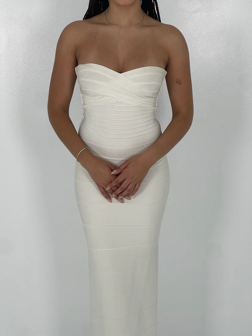 herve leger white dress 2000S Poly Blend Knit Body-Con Bandage Mini hugging silhouette exudes elegance and sophistication Herv Lger Dress with Concealed