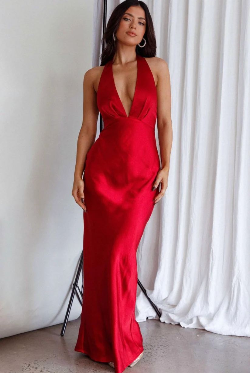 SELFIE LESLIE RED ROSE ACCENT HALTER DRESS IN RED