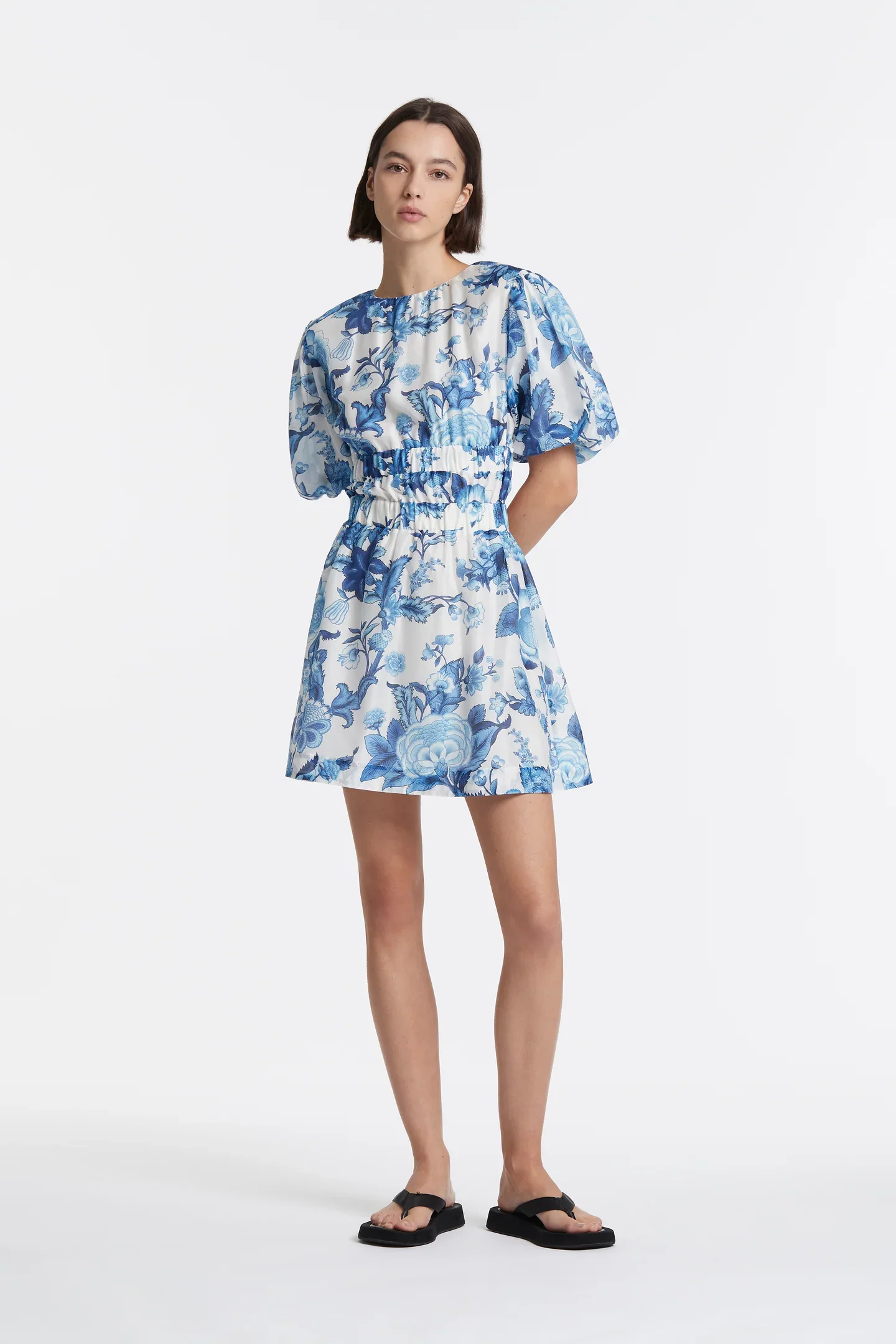 2123-S2-22498-SirTheLabel-0065 1 1440x fbc380f7-5569-4d36-b336-05392578c1c5