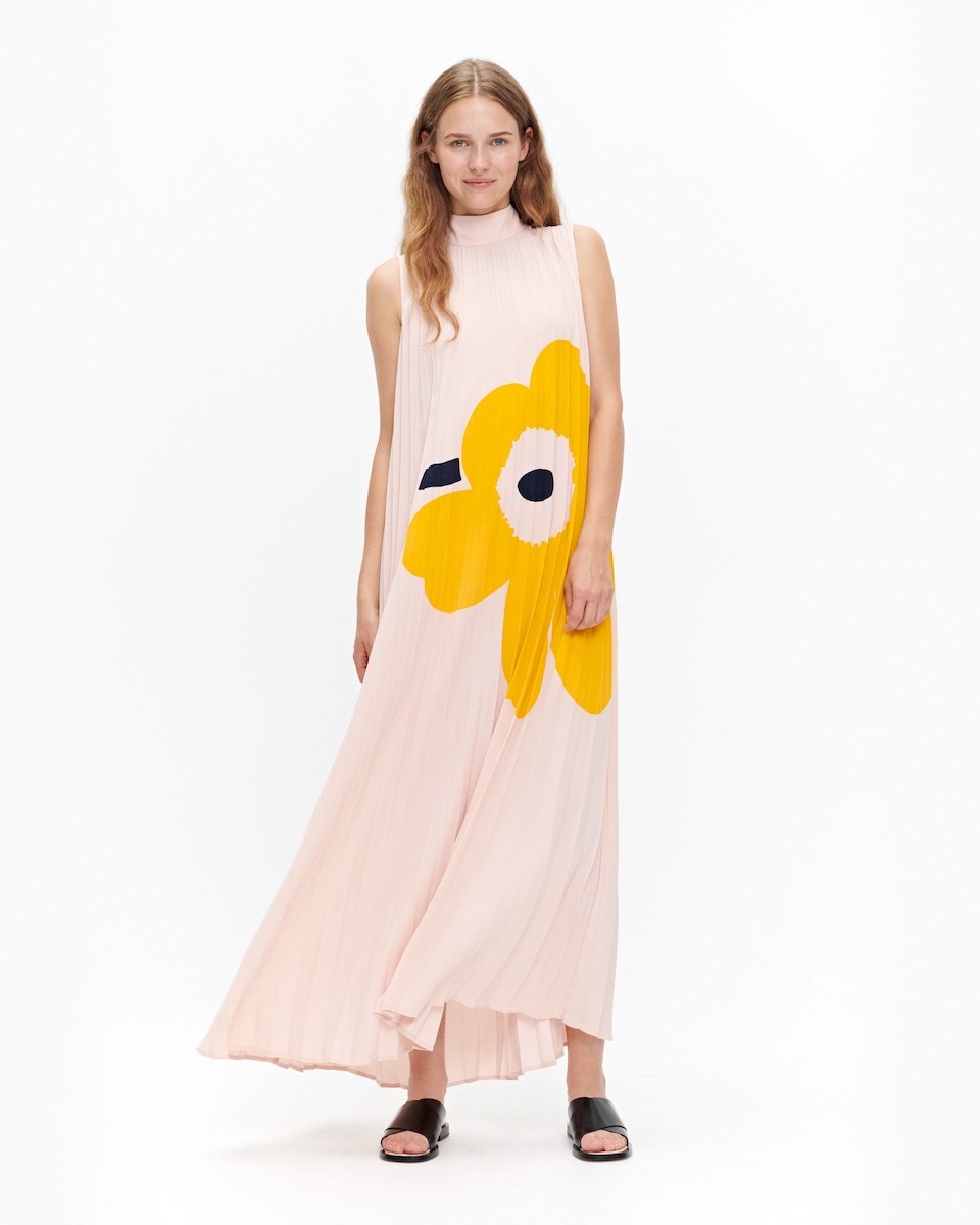 Pale pink floor length dress with yellow and black uniko flower