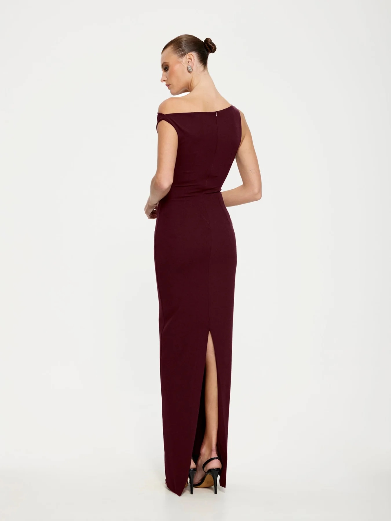 111-inaya-gown-wine-790191 1800x1800