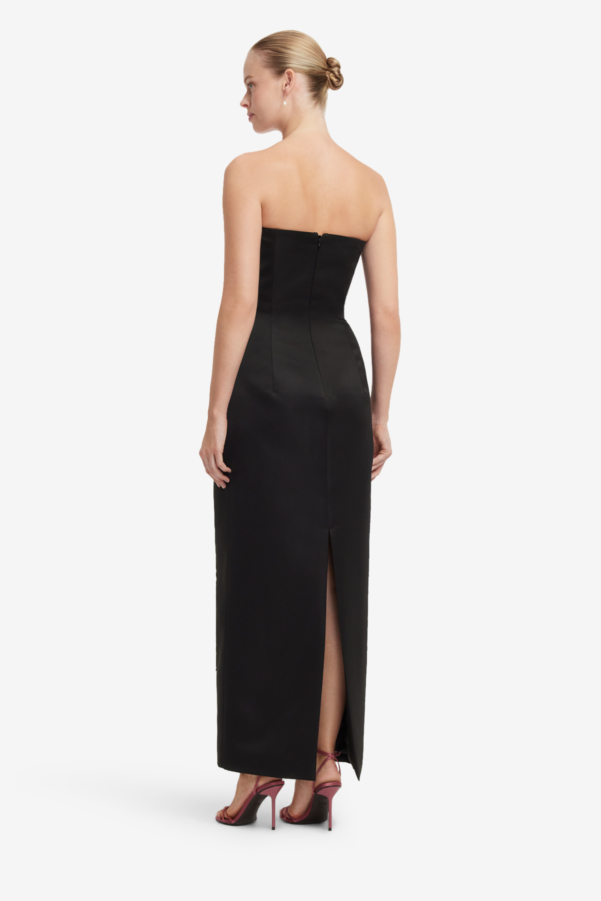 11344-LLFW260033 Rayna-Embroidered-Maxi-Dress Snapdragon-Print-in-Ebony 4