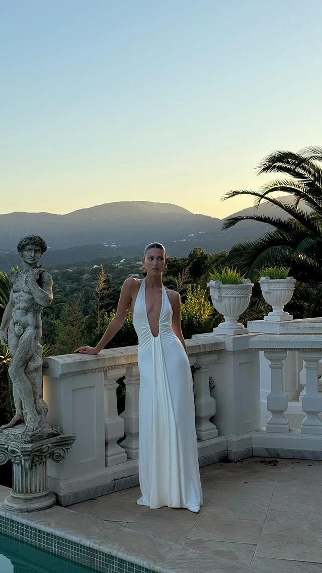 10364-Jennifer Cupro in White
